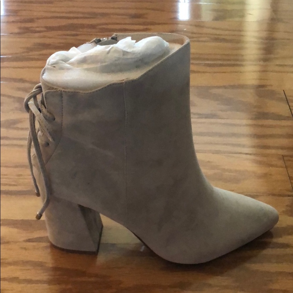 Kristin Cavallari CL Boots *leaving Poshmark 09/20